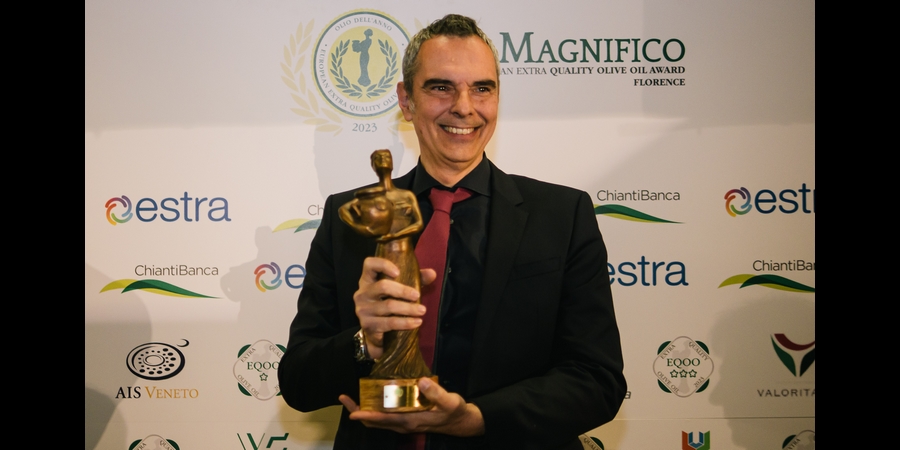 FRANTOIO FRANCI  VINCE IL PREMIO IL MAGNIFICO 2023 CON L'OLIO DELICATE